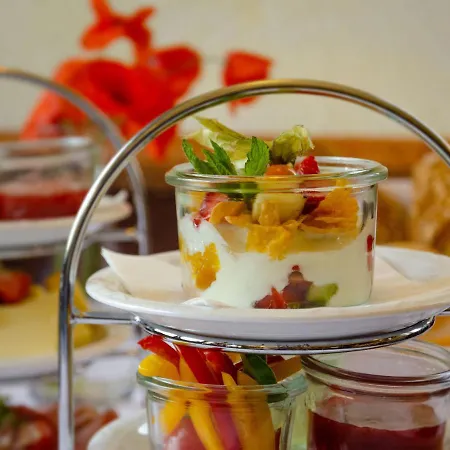 Mitten In Der Welt - Gh Roither Hotel