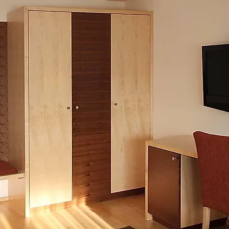 Hotel Mitten In Der Welt - Gh Roither 3*