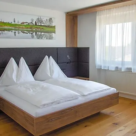 Mitten In Der Welt - Gh Roither Hotel Herzogsdorf