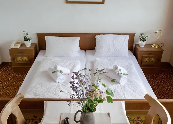 Mitten In Der Welt - Gh Roither Hotel