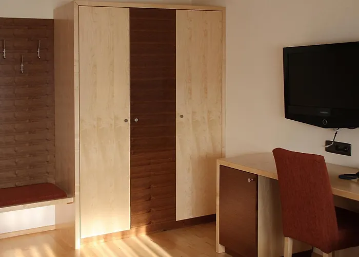 Mitten In Der Welt - Gh Roither Hotel