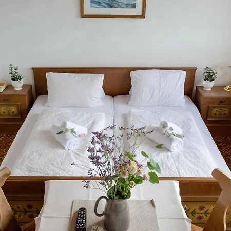 Mitten In Der Welt - Gh Roither Hotel