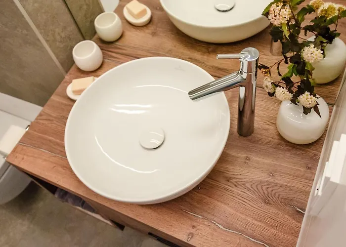 Mitten In Der Welt - Gh Roither Hotel