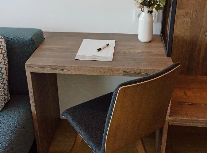 Mitten In Der Welt - Gh Roither 3*