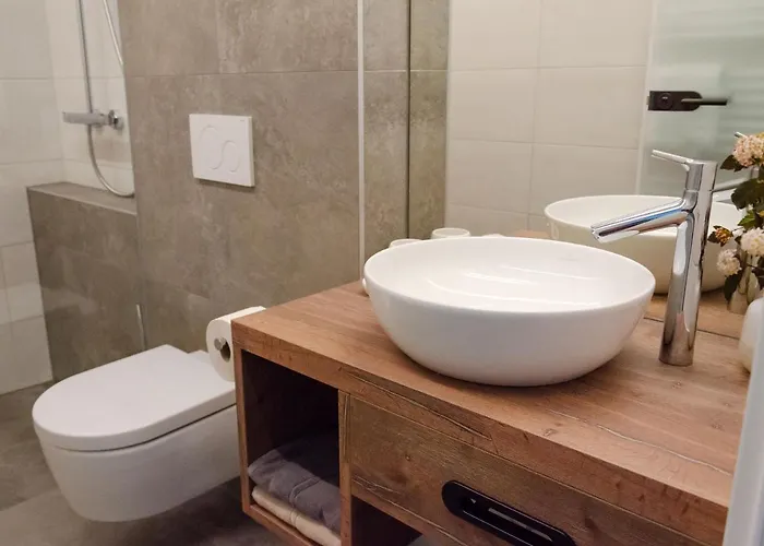 Mitten In Der Welt - Gh Roither Hotel