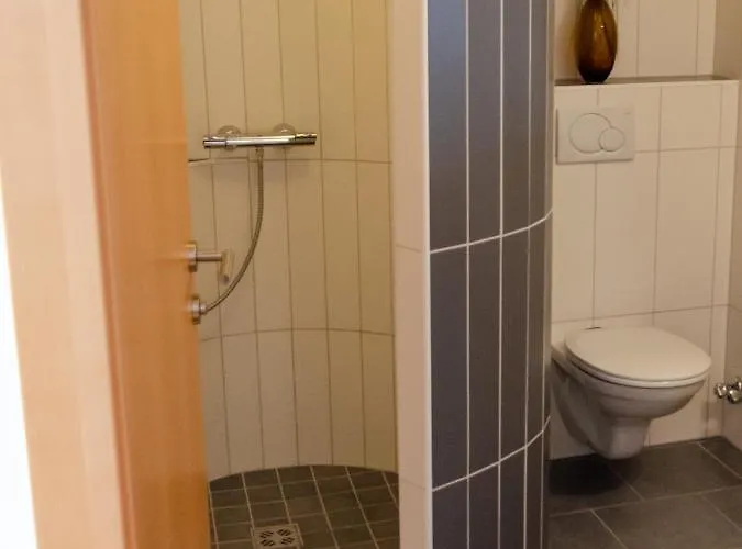 Mitten In Der Welt - Gh Roither 3*